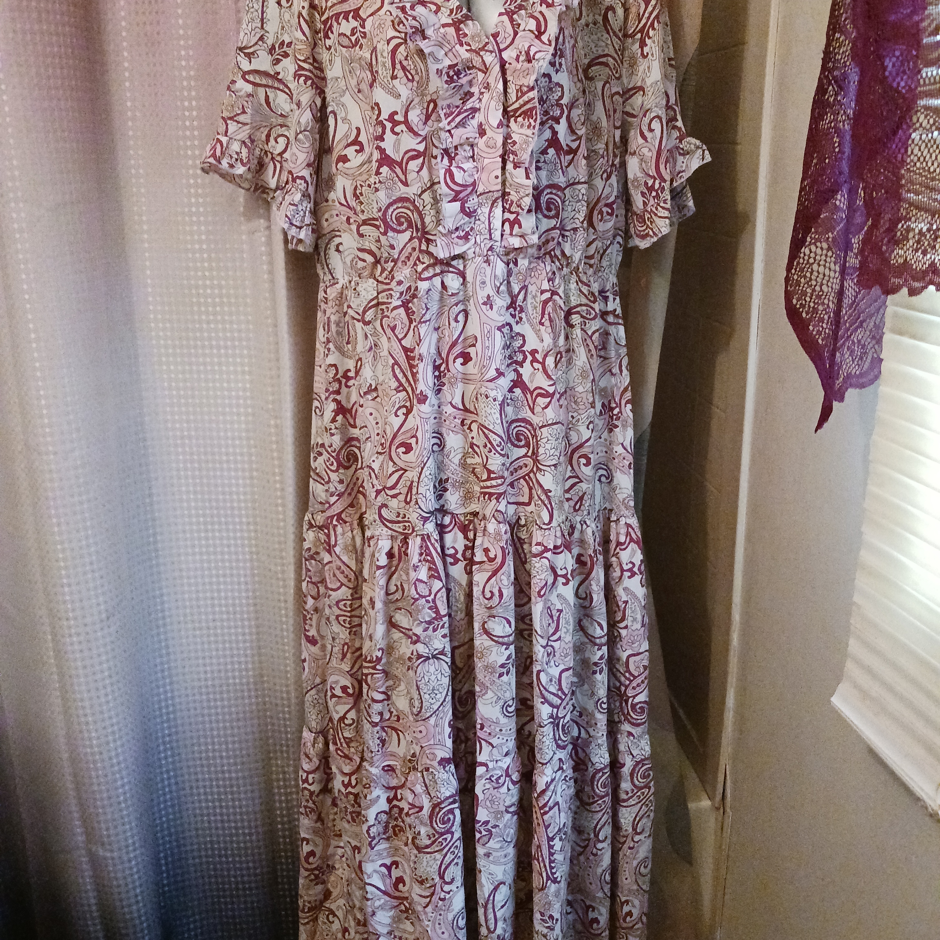 Chic Paisley Maxi Dress In Red And White
